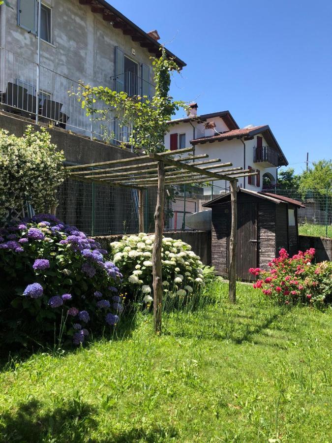 The Children Smile- With Private Garden Apartment Colico Exterior photo