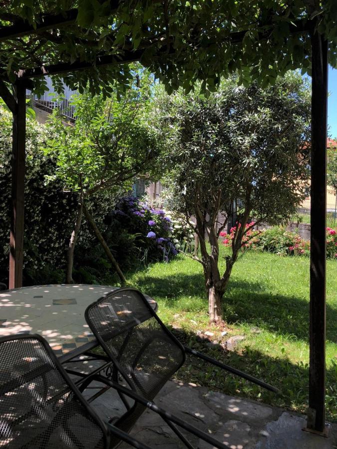 The Children Smile- With Private Garden Apartment Colico Exterior photo